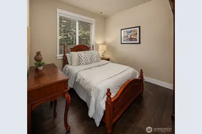 12204 Ashworth Avenue N, Seattle, WA 98133 - Photo 16