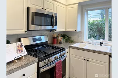 210 10th Street #4, Kirkland, WA 98033 - Photo 12