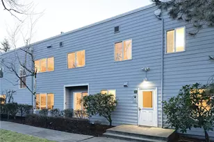 210 10th St, Kirkland, WA 98033 - Photo 2