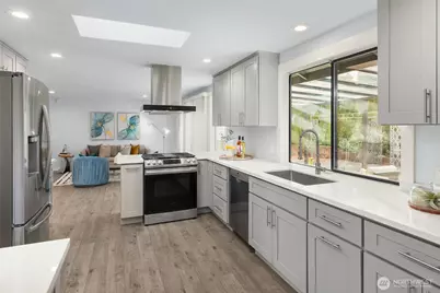 8515 129th Avenue SE, Newcastle, WA 98056 - Photo 10