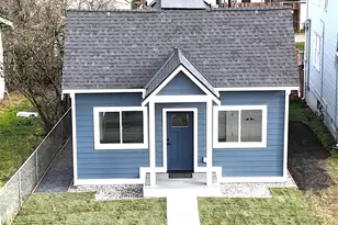 2405 Rockefeller Ave, Everett, WA 98201 - Photo 1