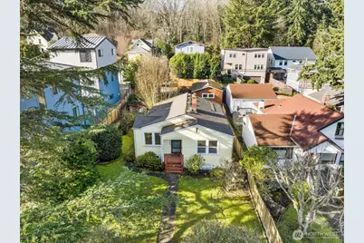 3835 35th Avenue W, Seattle, WA 98199 - Photo 2