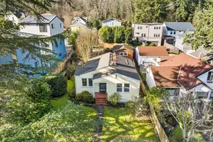 3835 35th Ave W, Seattle, WA 98199 - Photo 2