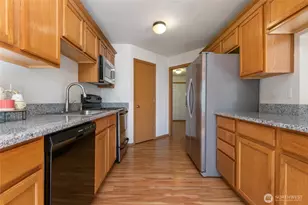 12004 9th Ave Ct E, Tacoma, WA 98445 - Photo 10