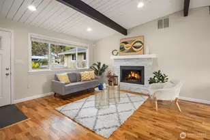 22709 SE 16th St, Sammamish, WA 98075 - Photo 4