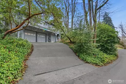 7600 Highland Park Way SW, Seattle, WA 98106 - Photo 2
