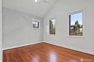 3710 NE 41st St, Seattle, WA 98105 - Photo 26