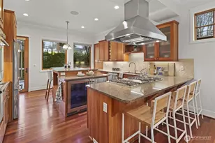 3710 NE 41st St, Seattle, WA 98105 - Photo 10