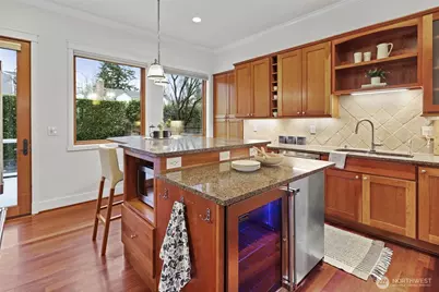 3710 NE 41st Street, Seattle, WA 98105 - Photo 12