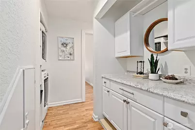 7643 129th Avenue SE, Newcastle, WA 98056 - Photo 8