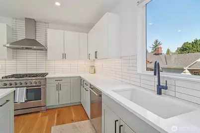 8020 17th Avenue NW, Seattle, WA 98117 - Photo 8