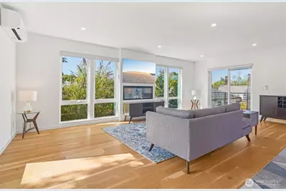 8020 17th Avenue NW, Seattle, WA 98117 - Photo 2