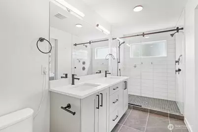 8020 17th Avenue NW, Seattle, WA 98117 - Photo 12