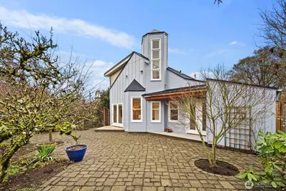 2413 Warren Ave N, Seattle, WA 98109 - Photo 28