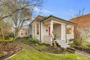 2413 Warren Ave N, Seattle, WA 98109 - Photo 2