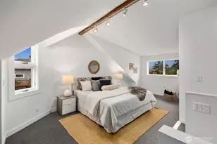 2413 Warren Ave N, Seattle, WA 98109 - Photo 18