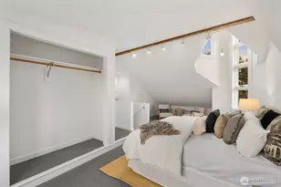 2413 Warren Ave N, Seattle, WA 98109 - Photo 20