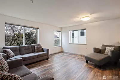 10511 Midvale Avenue N #301, Seattle, WA 98133 - Photo 2