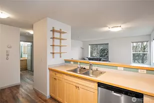 10511 Midvale Ave N, Seattle, WA 98133 - Photo 6