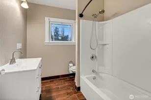205 E 64th St, Tacoma, WA 98404 - Photo 14