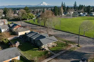 857 E 43rd St, Tacoma, WA 98404 - Photo 2