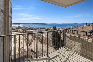 7 Highland Dr, Seattle, WA 98109 - Photo 6