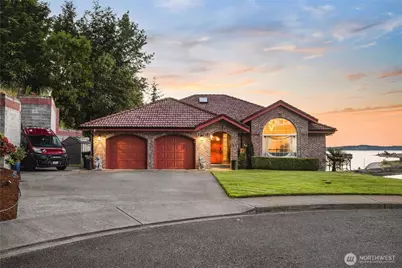 2781 Chambers Point Court, Steilacoom, WA 98388 - Photo 2