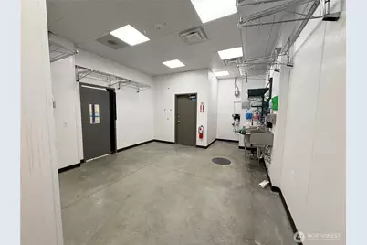 2021 Freeway Drive, Mount Vernon, WA 98273 - Photo 12