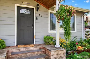 151 Beacon Hill Dr, Longview, WA 98632 - Photo 1