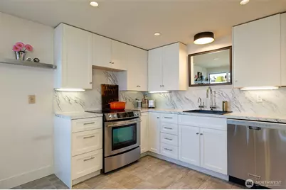 3510 W Commodore Way, Seattle, WA 98199 - Photo 22