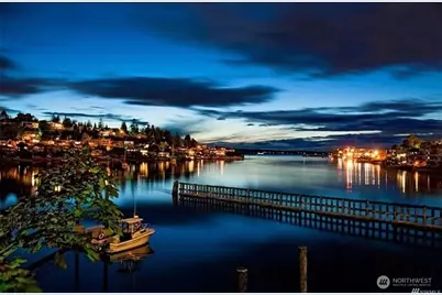 3510 W Commodore Way, Seattle, WA 98199 - Photo 2