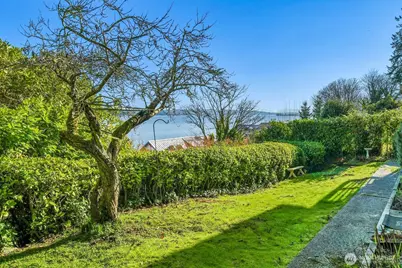 10742 Lakeside Avenue NE, Seattle, WA 98125 - Photo 34