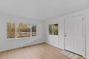 11510 E Riverside Dr, Bothell, WA 98011 - Photo 6