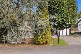 11510 E Riverside Dr, Bothell, WA 98011 - Photo 32