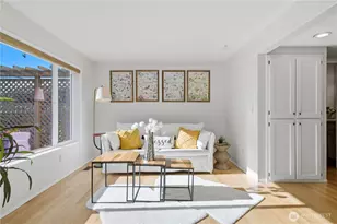 2401 N 65th St, Seattle, WA 98103 - Photo 12