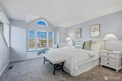 2401 N 65th Street, Seattle, WA 98103 - Photo 16