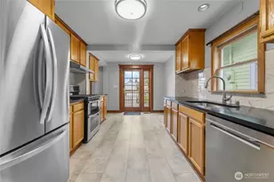 913 N Ainsworth Ave, Tacoma, WA 98403 - Photo 16