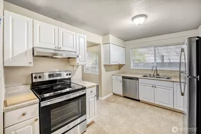 359 Del Monte Avenue, Fircrest, WA 98466 - Photo 6