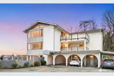 3113 W Harley Street #3115, Seattle, WA 98199 - Photo 1