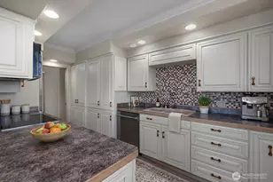 1910 Evergreen Park Dr SW, Olympia, WA 98502 - Photo 10