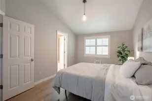 118 N 104th St, Seattle, WA 98133 - Photo 20