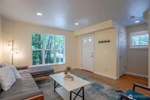 118 N 104th St, Seattle, WA 98133 - Photo 6