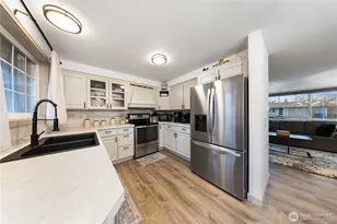 882 SW McCrohan St, Oak Harbor, WA 98277 - Photo 12