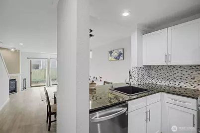 8013 NE 177th Ct #402, Kenmore, WA 98028 - Photo 6