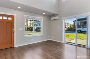 12757 Dayton Ave N, Seattle, WA 98133 - Photo 12