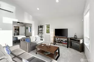 219 Shore Dr, Bremerton, WA 98310 - Photo 12