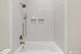 1211 King St, Anacortes, WA 98221 - Photo 32