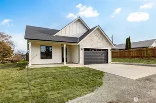 1211 King St, Anacortes, WA 98221 - Photo 2