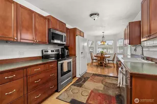 1314 Rainier St, Sumner, WA 98390 - Photo 2