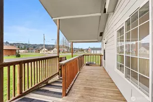 615 California Ave, South Bend, WA 98586 - Photo 4